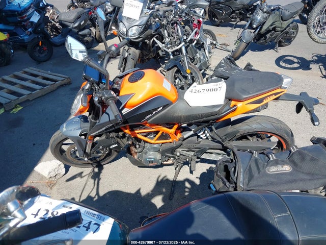 KTM Duke 2023 MD2JPJ407PN201322 Image 13