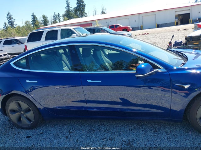5YJ3E1EA9LF799269 Tesla 2020