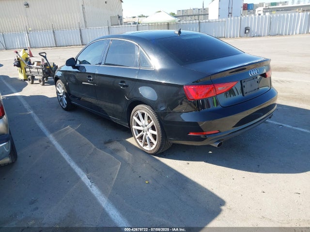 2015 AUDI A3 WAUBFGFF7F1080487 Photo 2