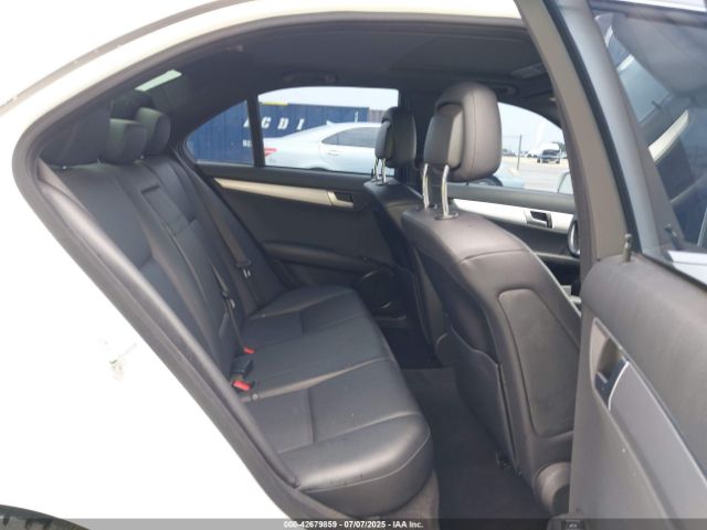 2013 MERCEDES-BENZ C 250 WDDGF4HB8DA803879 Photo 7