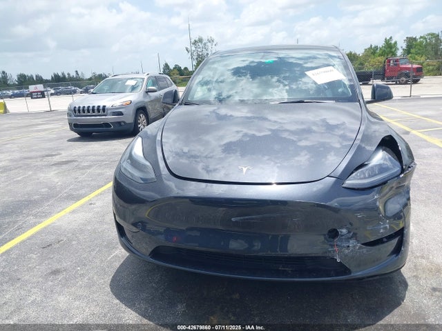 Tesla 2024 2024 7SAYGDED8RF038224 Image 11