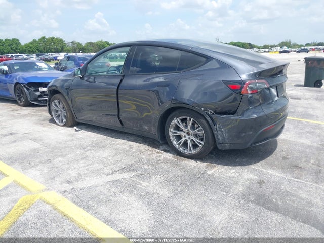 2024 TESLA MODEL Y 7SAYGDED8RF038224 Photo 2