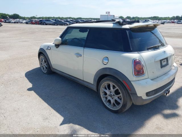 2007 MINI COOPER S WMWMF73517TL83792 Photo 2