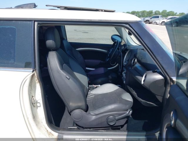 2007 MINI COOPER S WMWMF73517TL83792 Photo 4