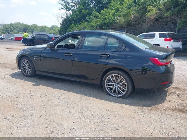 BMW 2023 2023 3MW39FF00P8D08621 Image 3