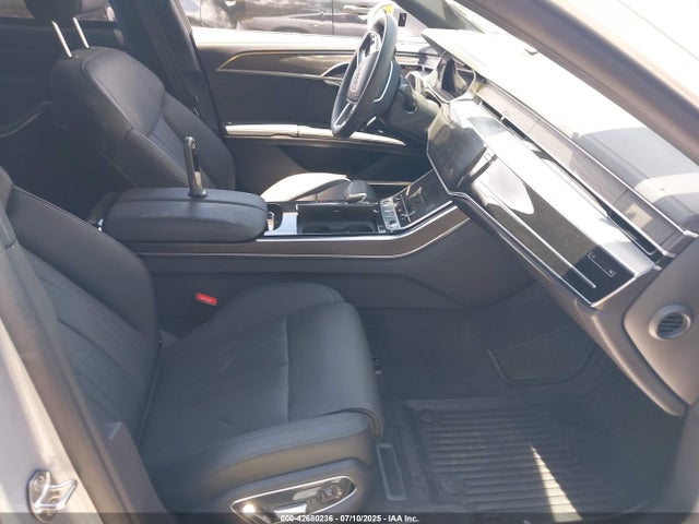 2025 AUDI A8 WAULDAF82SN001562 Photo 4
