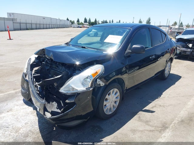 Nissan 2015 2015 3N1CN7AP6FL950641 Image 2
