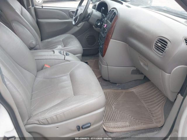 2002 CHRYSLER TOWN & COUNTRY 2C8GP54L22R578149 Photo 4