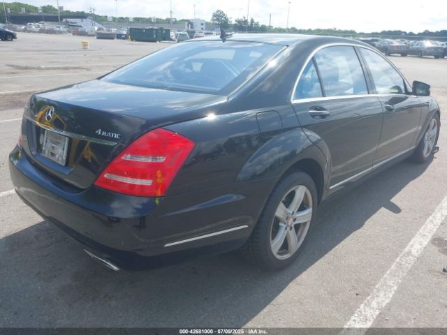 2011 MERCEDES-BENZ S 550 WDDNG8GB4BA406888 Photo 3