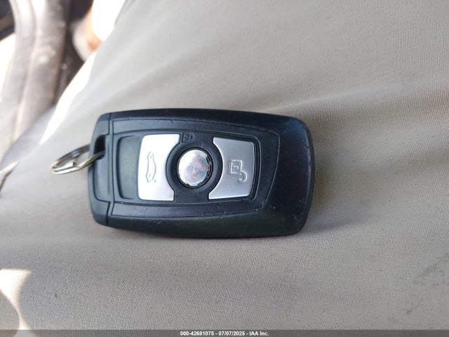 WBA3C3G50FNS73634 BMW 320i