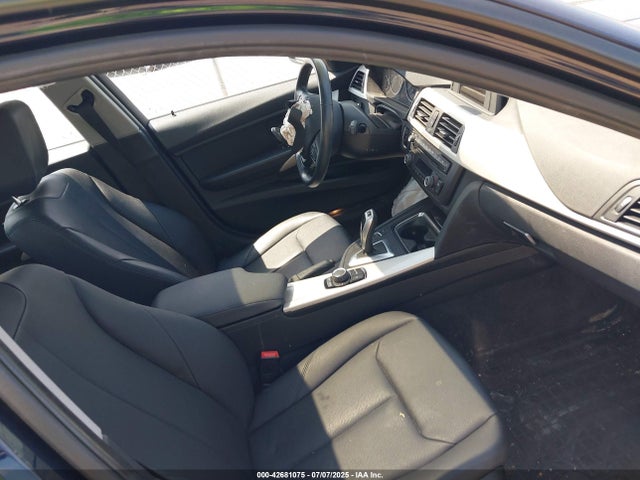 WBA3C3G50FNS73634 BMW 320i