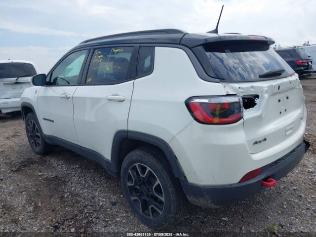 2019 JEEP COMPASS 3C4NJDDB3KT760631 Photo 2
