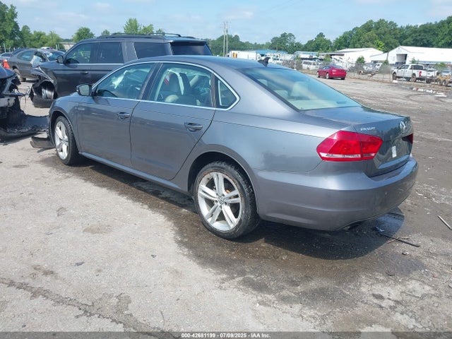 Volkswagen 2014 2014 1VWBS7A38EC114237 Image 3