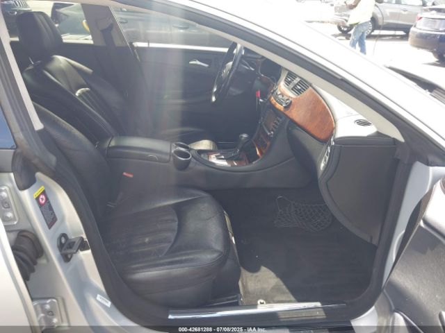 2007 MERCEDES-BENZ CLS 550 WDDDJ72X87A084645 Photo 4