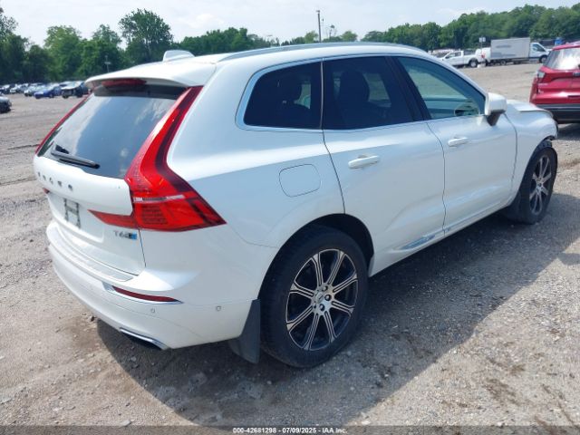 2018 VOLVO XC60 YV4A22RL4J1020512 Photo 3