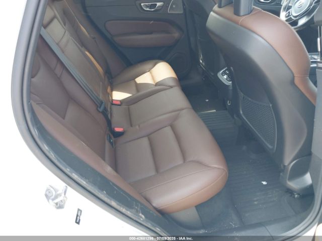 2018 VOLVO XC60 YV4A22RL4J1020512 Photo 7