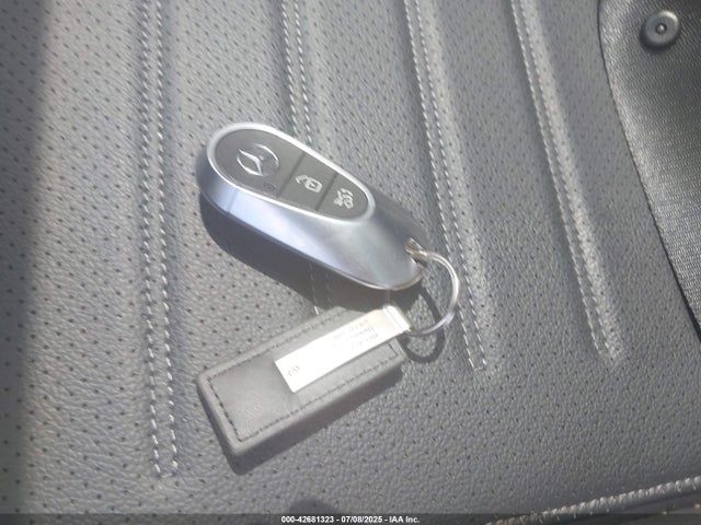 W1NKM4HB4SF283960 Mercedes-Benz m254