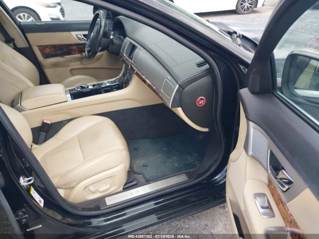2012 JAGUAR XF SAJWA0FB5CLS55019 Photo 4