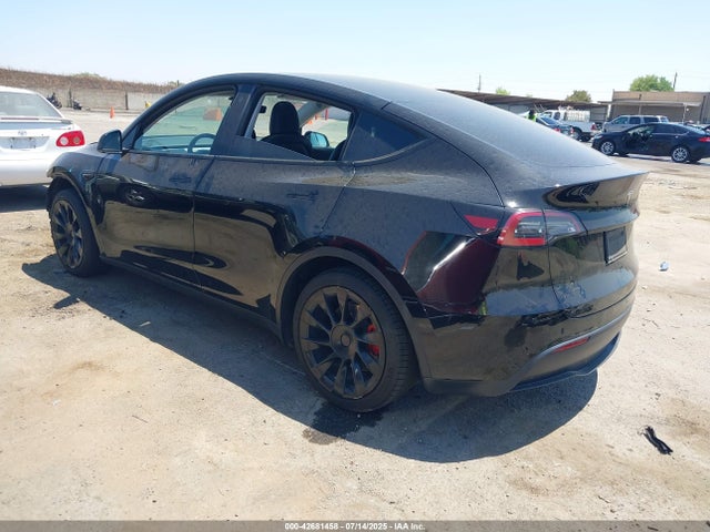 Tesla Model Y 2022 7SAYGDEE8NF481749 Image 3