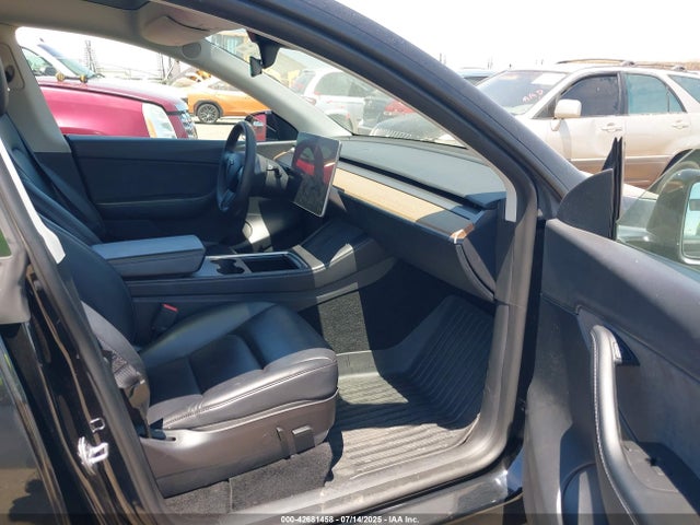 Tesla Model Y 2022 7SAYGDEE8NF481749 Image 5