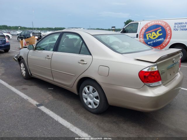 2005 TOYOTA CAMRY 4T1BE32KX5U980388 Photo 2