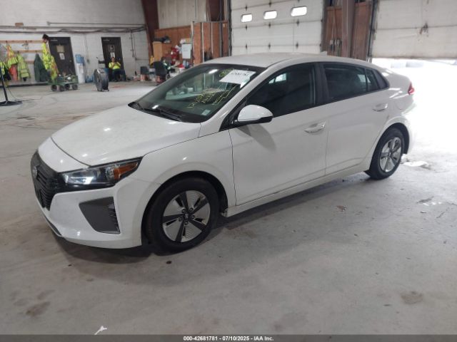2017 HYUNDAI IONIQ HYBRID KMHC65LC1HU030557 Photo 1