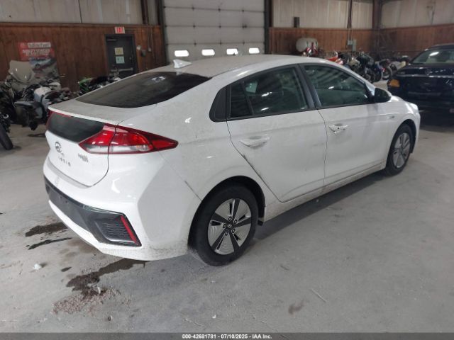 2017 HYUNDAI IONIQ HYBRID KMHC65LC1HU030557 Photo 3