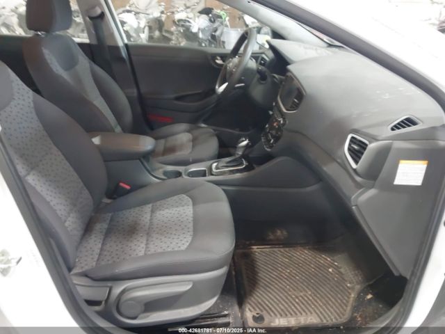 2017 HYUNDAI IONIQ HYBRID KMHC65LC1HU030557 Photo 4