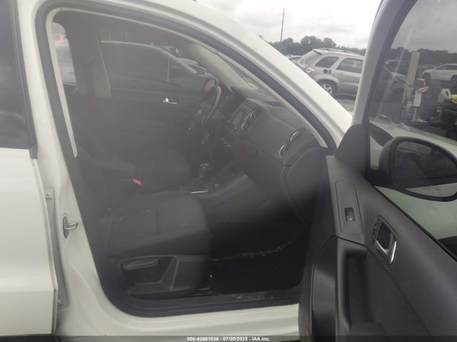 WVGAV7AX5JK004573 Volkswagen TIGUAN LIMITED
