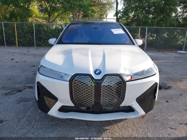 WB523CF00SCU41021 BMW Ix