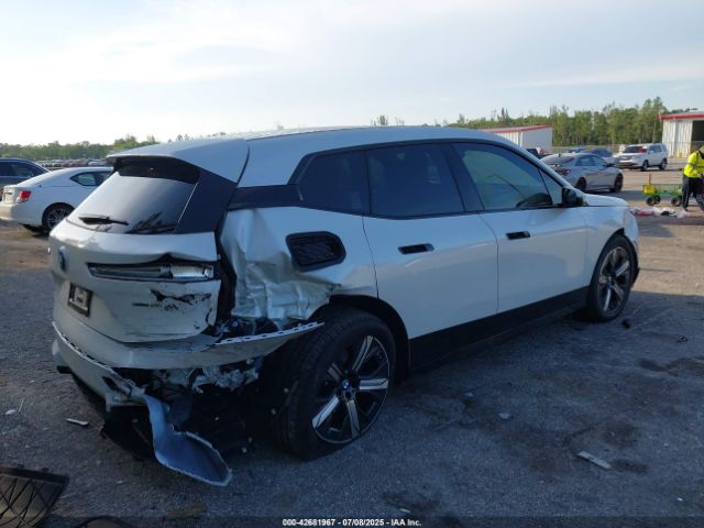 2025 BMW IX WB523CF00SCU41021 Photo 3