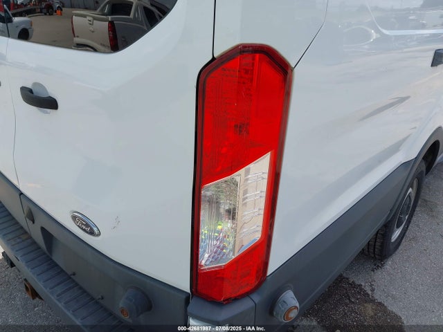 1FTNR3XVXFKB29374 Ford 2015