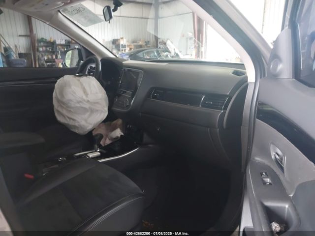 2019 MITSUBISHI OUTLANDER JA4AZ3A37KZ025958 Photo 4