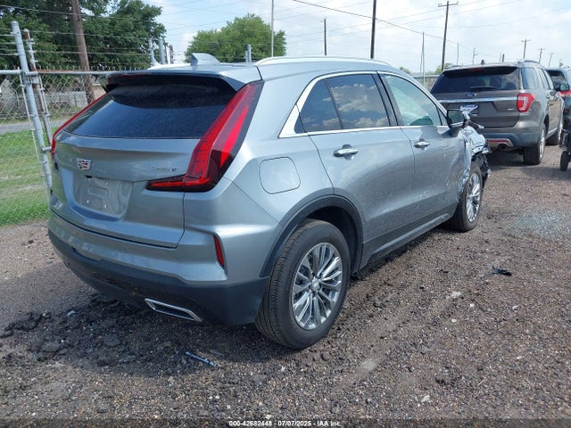 2024 CADILLAC XT4 1GYFZCR45RF116208 Photo 3