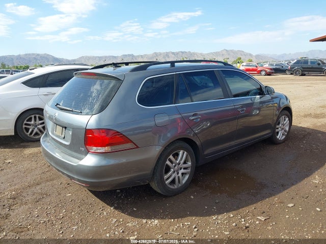 3VWPL7AJ8EM600921 Volkswagen 2014
