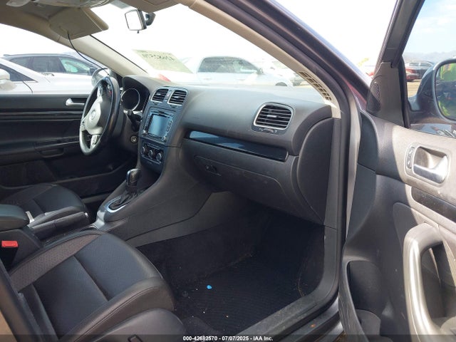 3VWPL7AJ8EM600921 Volkswagen 2014