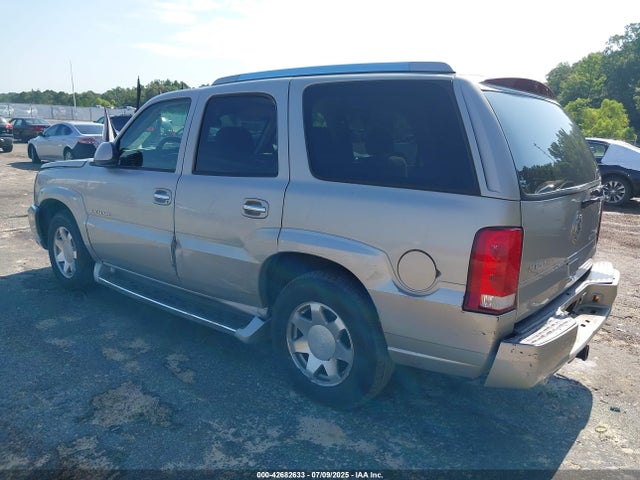 2004 CADILLAC ESCALADE 1GYEC63T64R257729 Photo 2