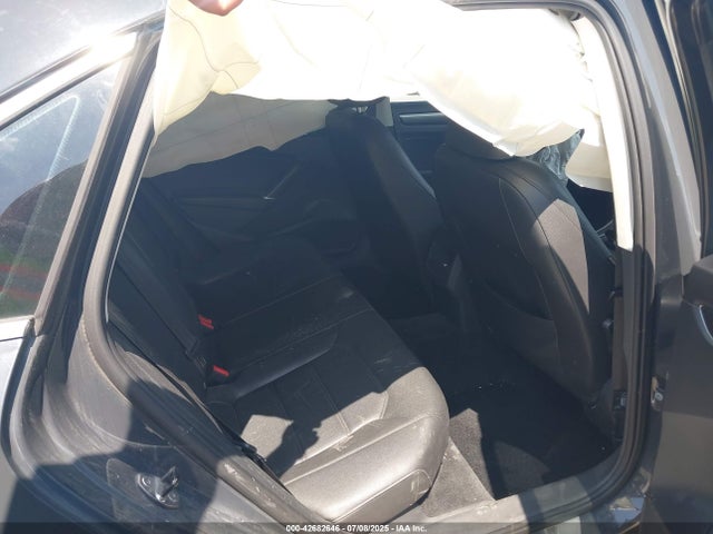 1VWDT7A38HC070850 Volkswagen 1.8 tsi