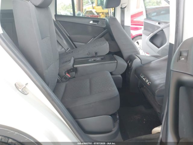 2015 VOLKSWAGEN TIGUAN WVGAV7AX1FW562372 Photo 7