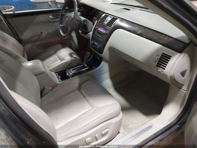 2010 CADILLAC DTS 1G6KD5EY9AU130316 Photo 4