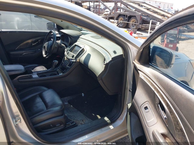 1G4GB5G33EF251102 Buick lfx