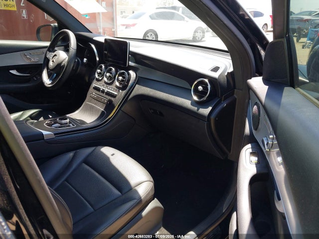 WDC0G4JB2KV140425 Mercedes-Benz m274