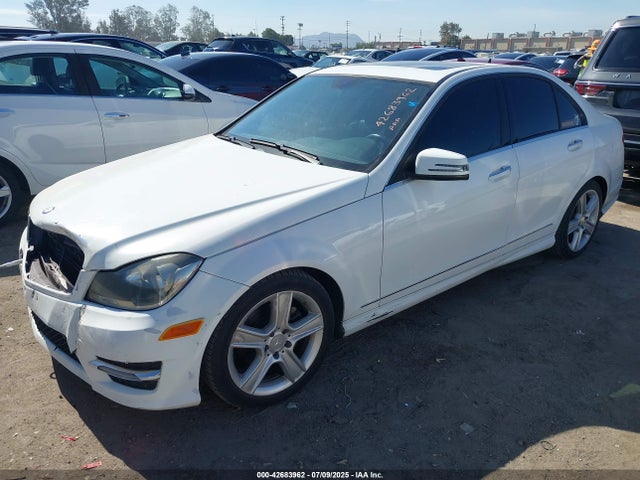 WDDGF4HBXEG221328 Mercedes-Benz 2014
