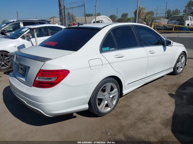 WDDGF4HBXEG221328 Mercedes-Benz 2014
