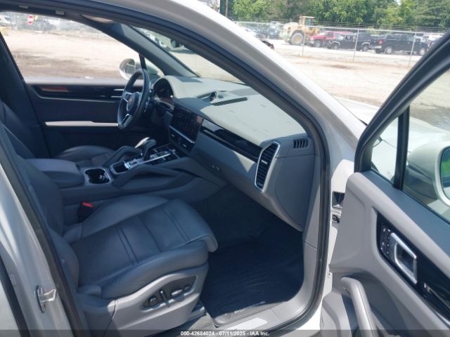 2022 PORSCHE CAYENNE WP1AA2AY2NDA05622 Photo 4