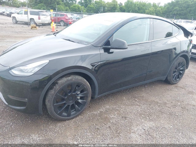 2021 TESLA MODEL Y 5YJYGDEE9MF266263 Photo 1