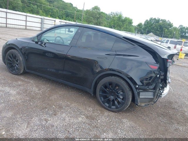 2021 TESLA MODEL Y 5YJYGDEE9MF266263 Photo 2