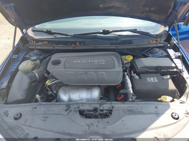 1C3CCCAB9FN574375 Chrysler 200