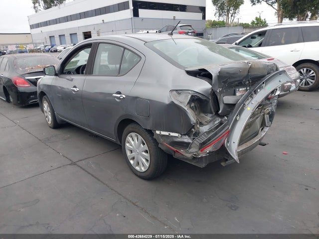 3N1CN7AP3JL861117 Nissan 2018