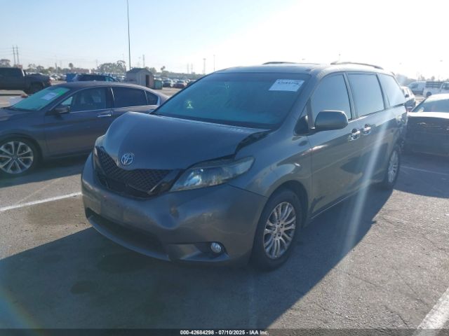 2011 TOYOTA SIENNA 5TDYK3DC6BS072856 Photo 1